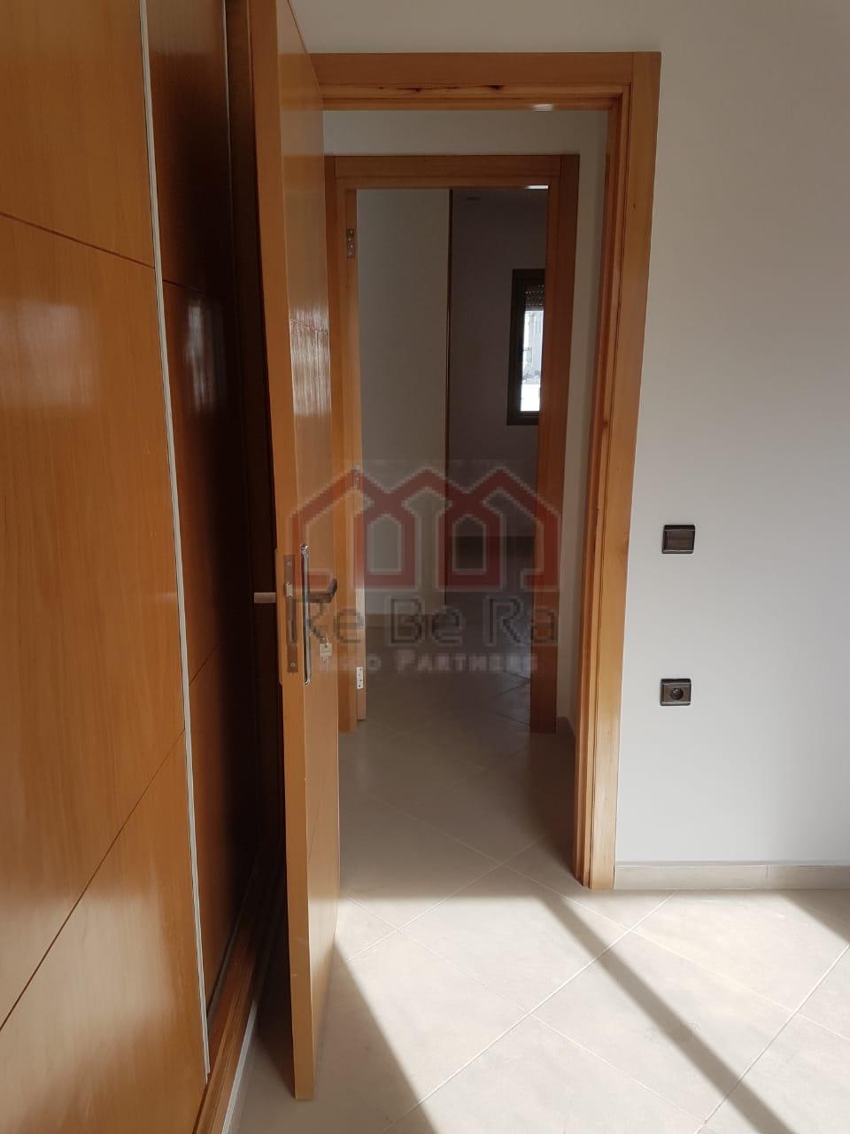 Un appartement neuf bien ensoleillé à Guich Oudaya