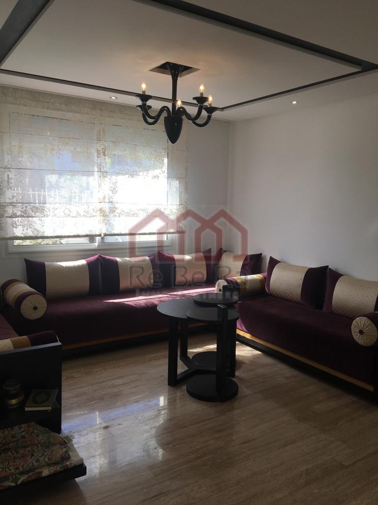 jolie villa bien située à Hay el Fath