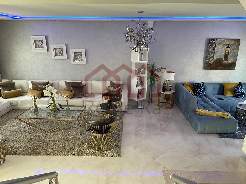 Villa 215 m² à indéfini — 5