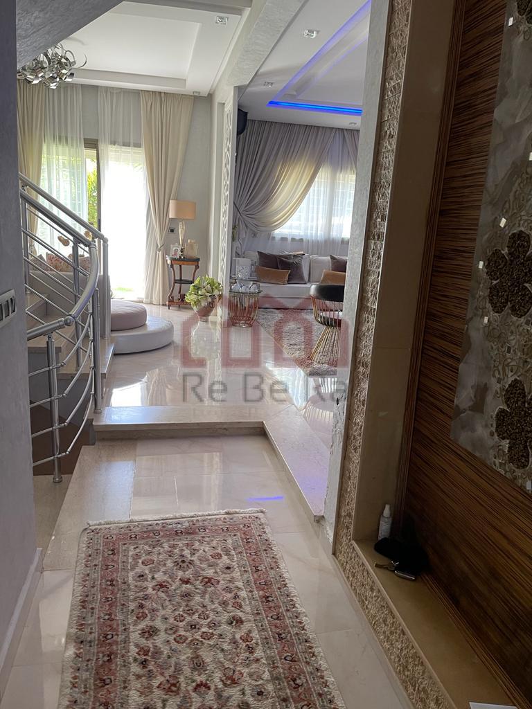 Villa 215 m² à indéfini — 7