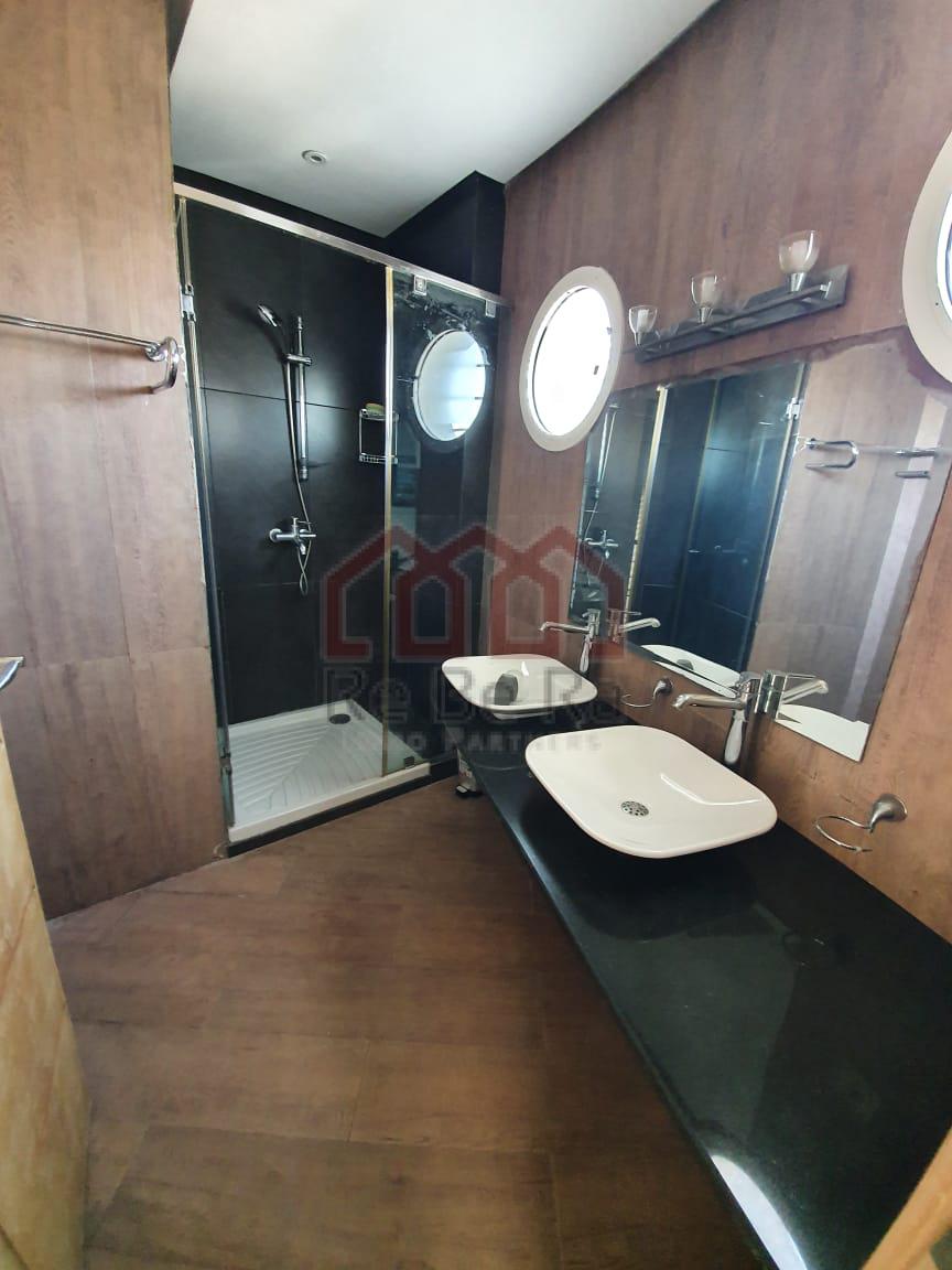 Villa 610 m² f indéfini — 10