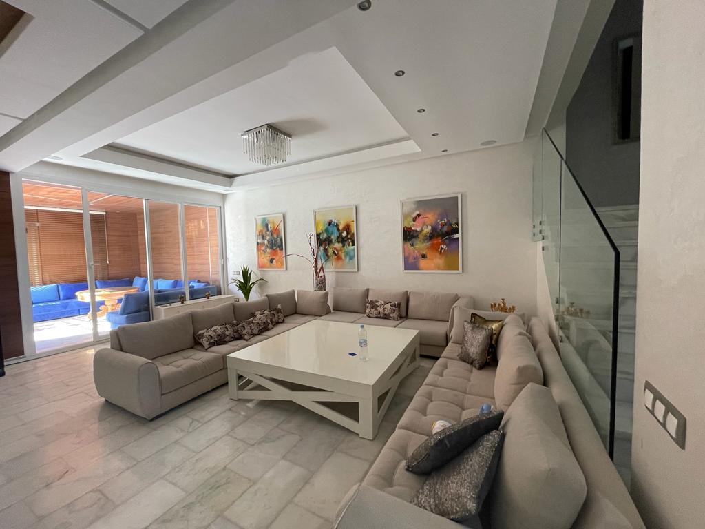 Villa 340 m² à indéfini — 4