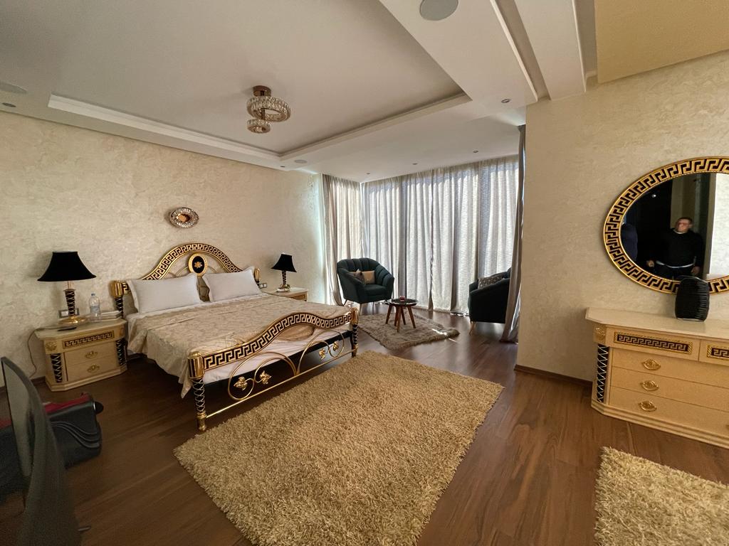 Villa 340 m² à indéfini — 5