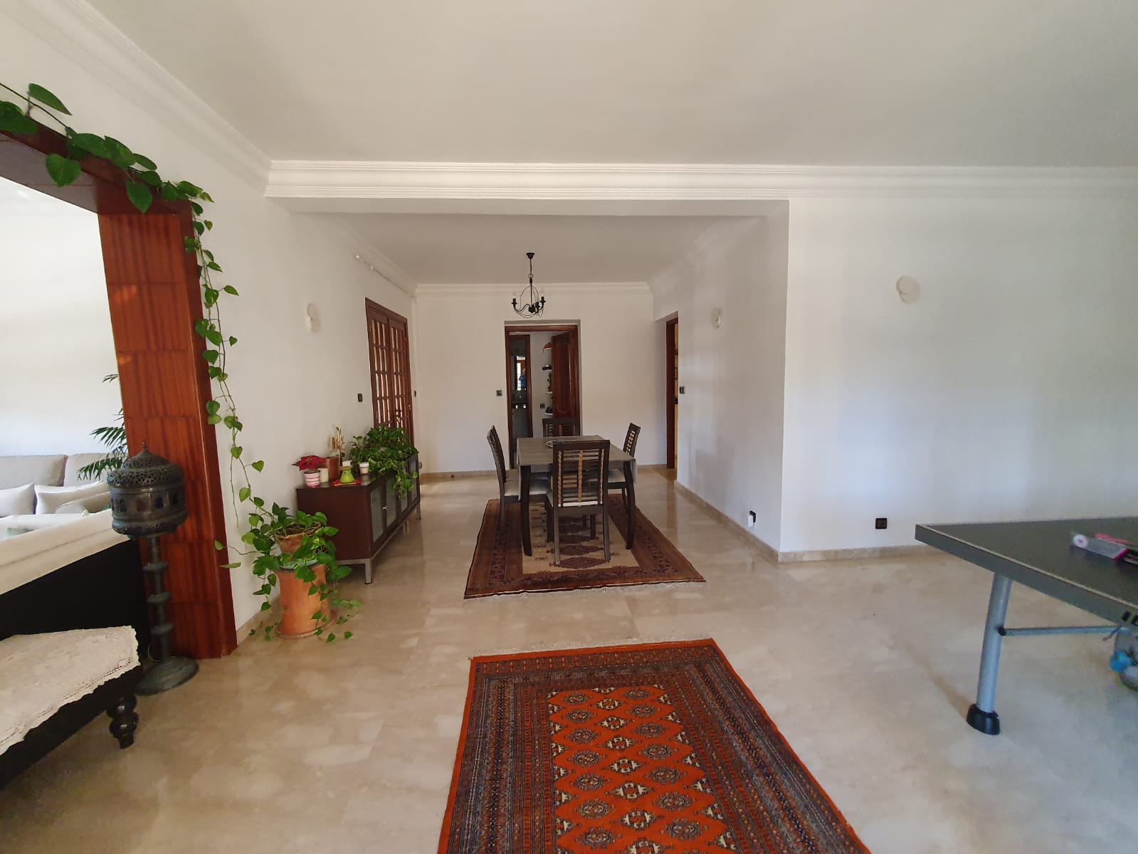 Trés Joli Villa plain pied avec un beau jardin et piscine — 2